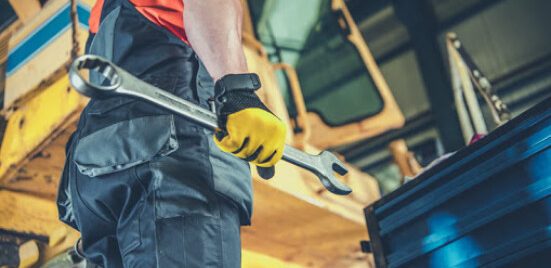 MECANICO-MAQUINARIA-551x312